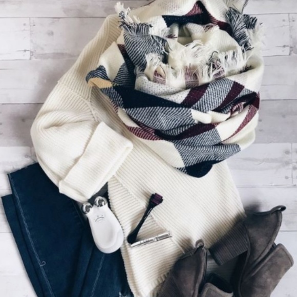 Fall Fashion Mystery Box 3-5 pieces cozy warm - Picture 3 of 8